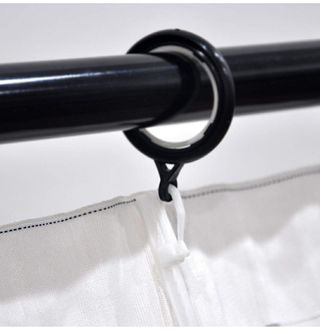 Gancio per tende regolabili in plastica con sistema a cricchetto, colore bianco