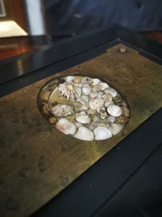 Caja antigua. Elegante
