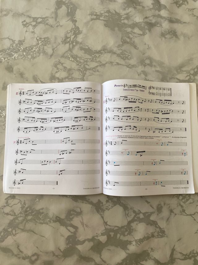 Entono, Escucho, Escribo