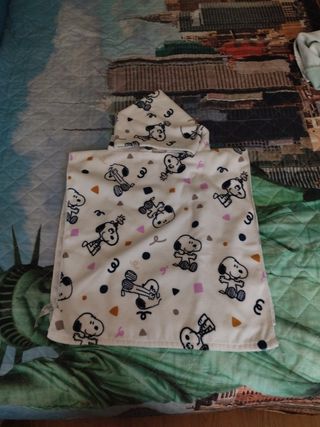 Toalla poncho Snoopy