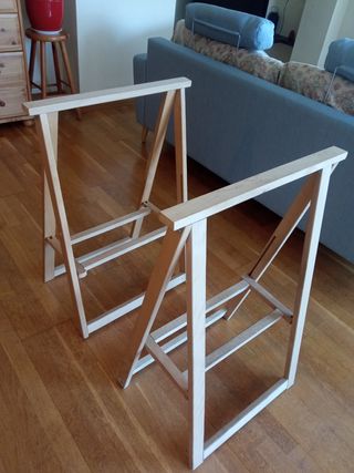 Conjunto de mesa y caballetes