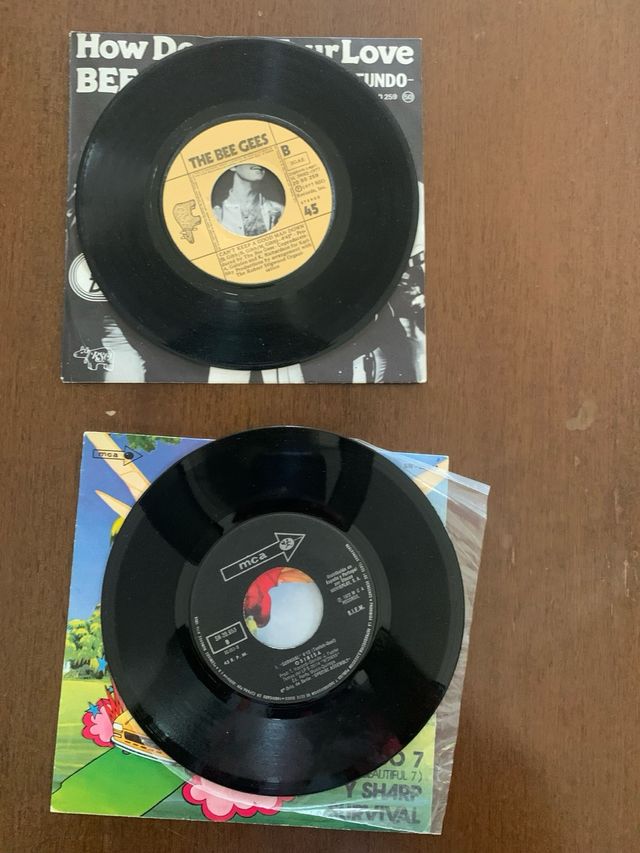 Vinilos singles Bee Gees y Osibisa
