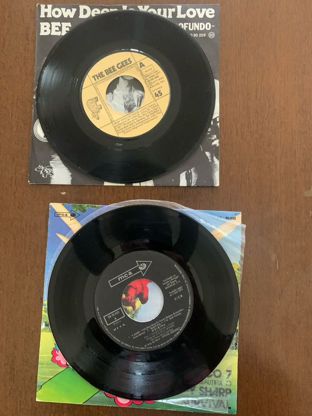 Vinilos singles Bee Gees y Osibisa