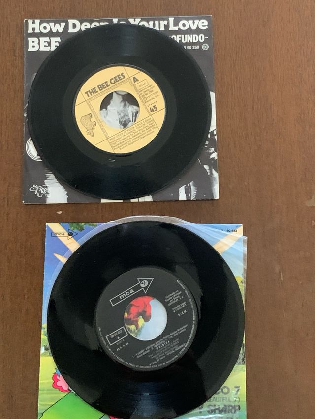Vinilos singles Bee Gees y Osibisa