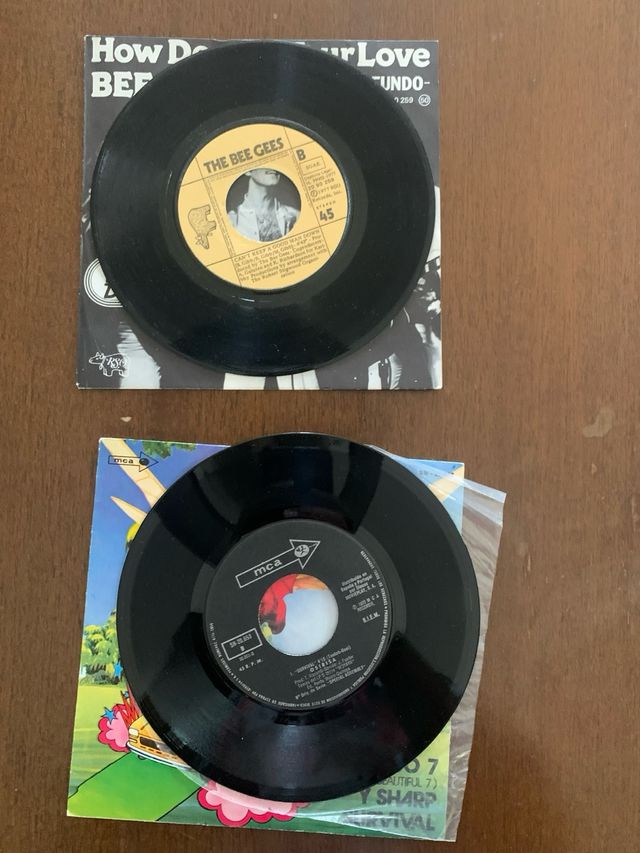 Vinilos singles Bee Gees y Osibisa