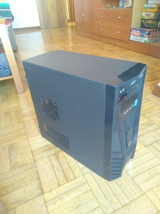 PC ordenador de sobremesa
