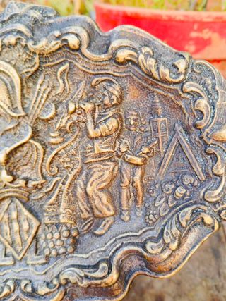 VACIA BOLSILLOS VINTAGE DE BRONCE CON FIGURAS