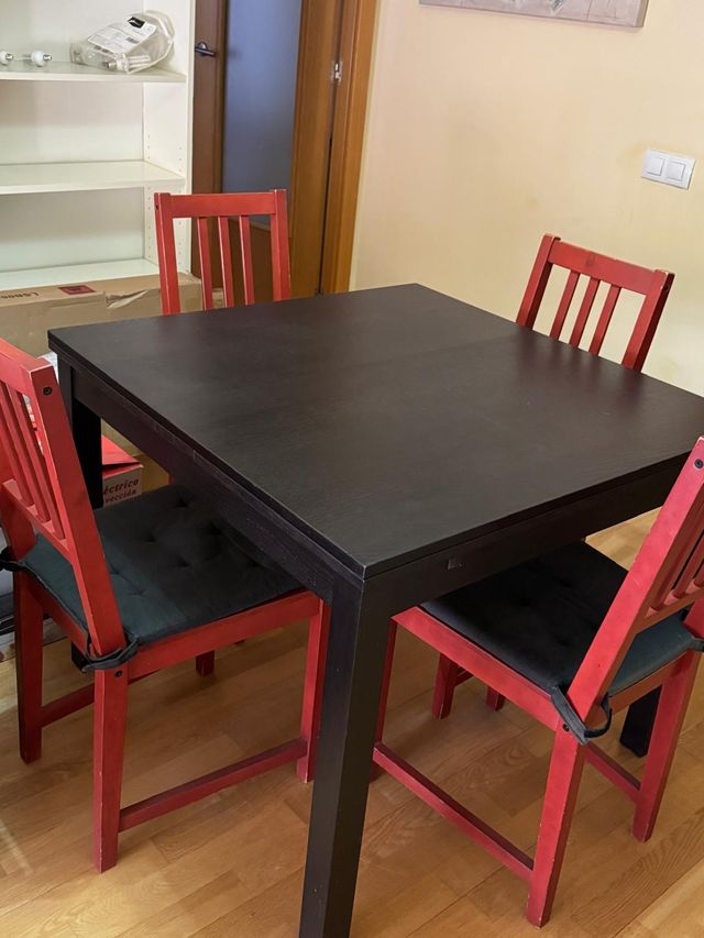 Mesa salón y sillas