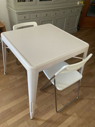 Mesa chapa metálica blanca tipo industrial