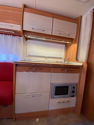 Caravana burstner cama isla