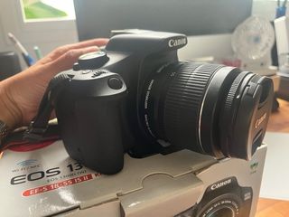 Canon EOS 1300D + tripode