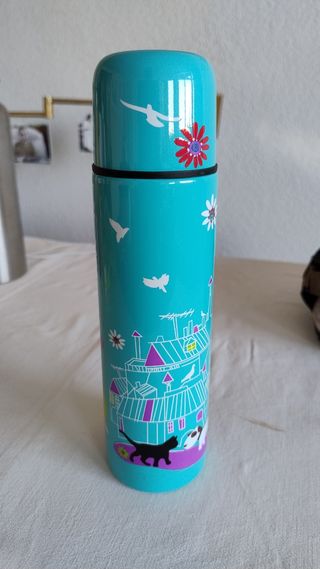 Botella de agua, termo, cantimplora