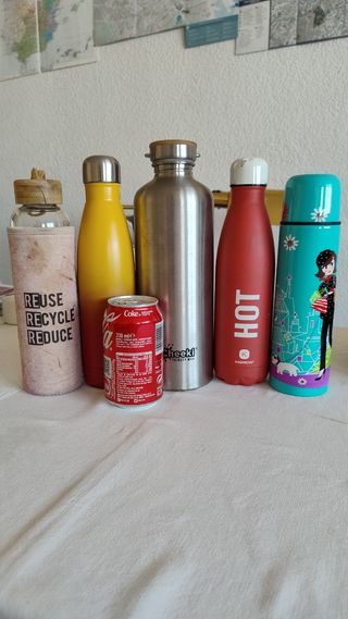 Botella de agua, termo, cantimplora