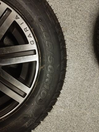 Llantas con neumáticos
