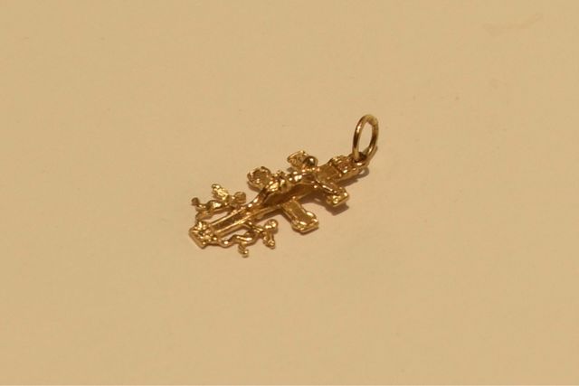 CRUZ CARAVACA DE ORO 18K/ 1.3Gr