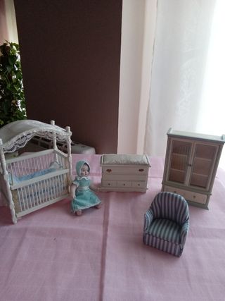 Casa de muñeca  dormitorio  bebé 