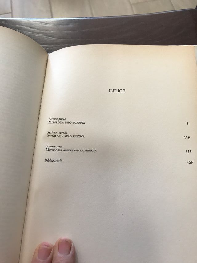 DIZIONARIO UNIVERSALE DI MITOLOGIA