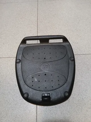 Baúl moto GIVI Herrajes Kawasaki Z650 2018