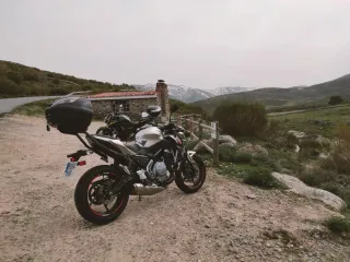 Baúl moto GIVI Herrajes Kawasaki Z650 2018