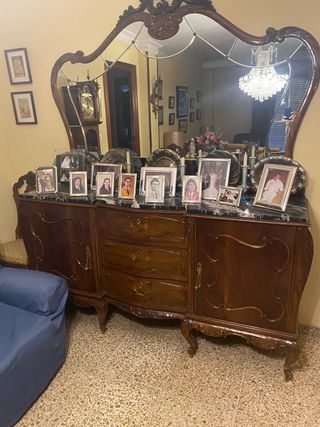 Muebles antiguos espectaculares de 1910 aparador