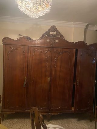 Muebles antiguos espectaculares de 1910 aparador