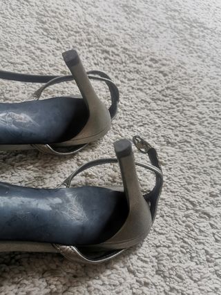 Sandalia de fiesta plateada