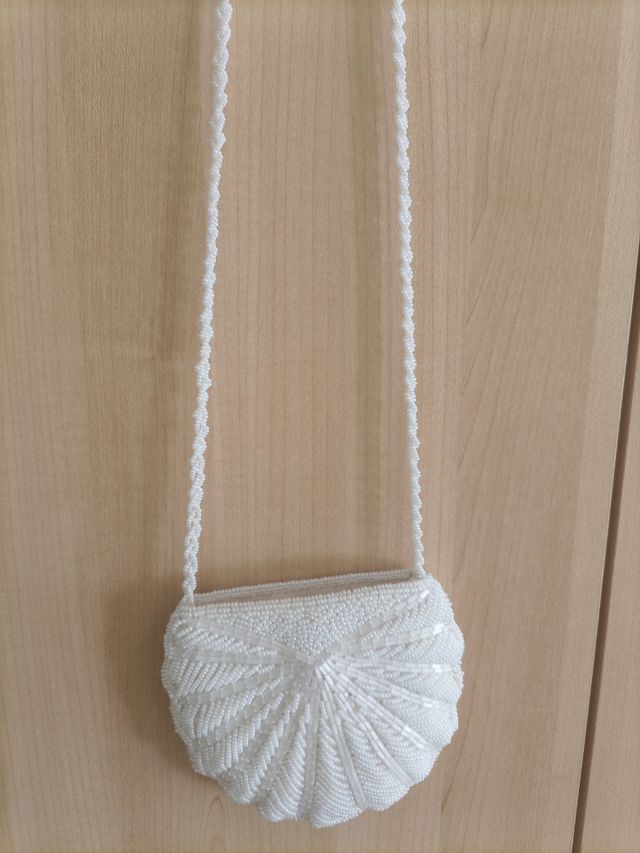 Bolso blanco abalorios