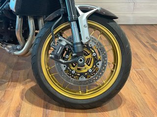 KAWASAKI Z900RS