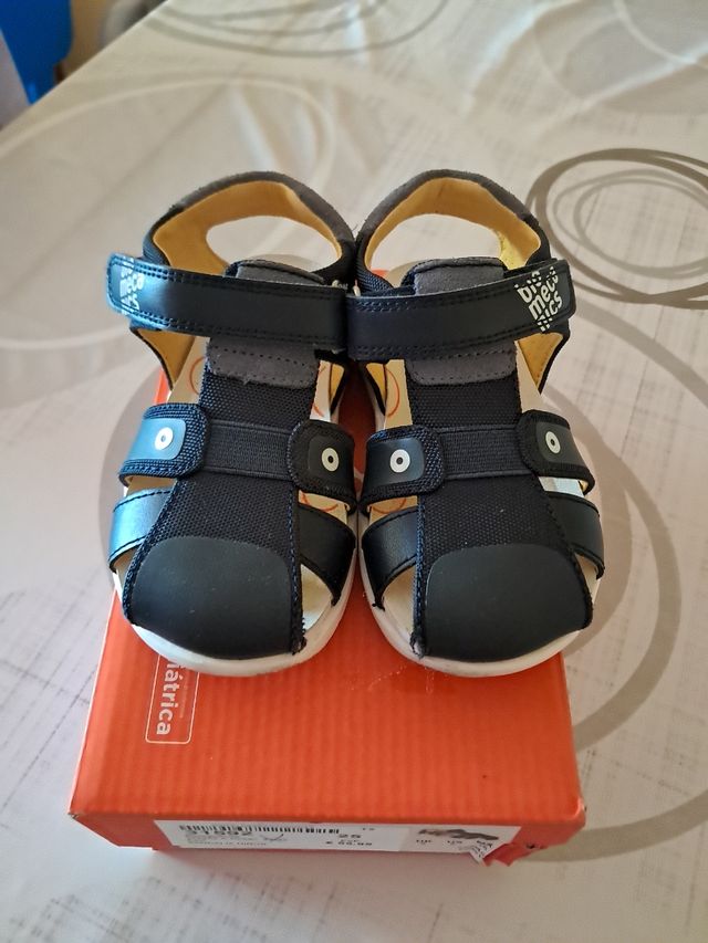 Sandalias Biomecanic talla 25