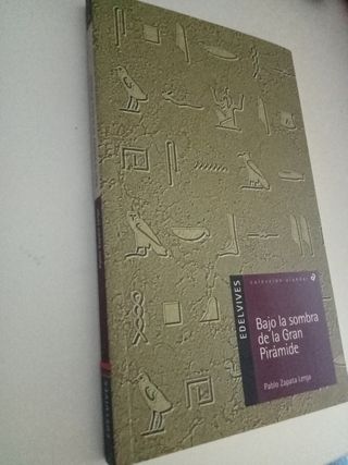 Bajo la sombra de la Gran Pirámide