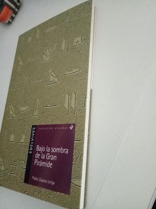 Bajo la sombra de la Gran Pirámide