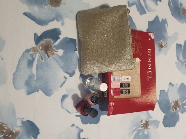 3 smalti per le unghie +astuccio dorato