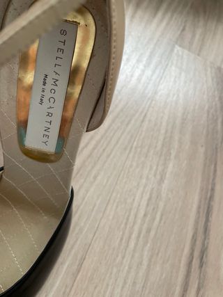 Zapatos de tacon acharolados