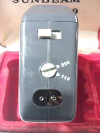 MAQUINA DE AFEITAR ANTIGUA