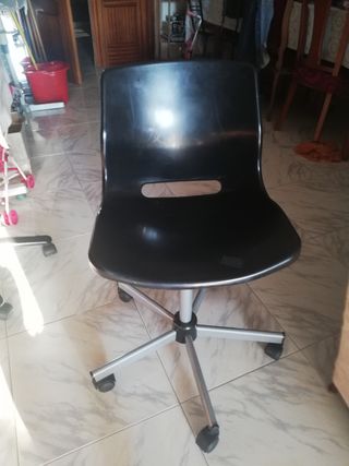 Silla giratotoria IKEA