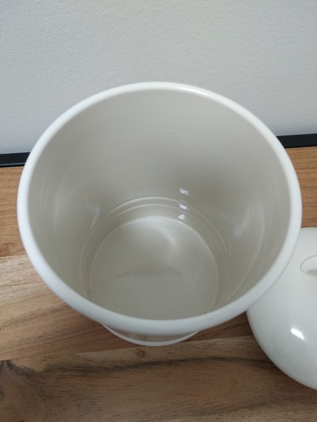 Bote metálico de Zara Home