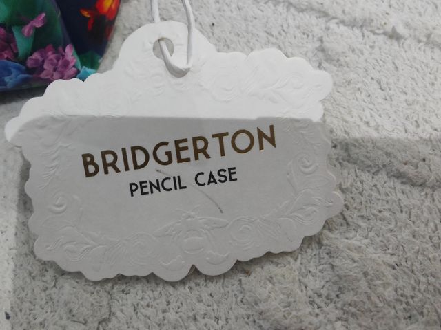Estuche y boli the bridgerton