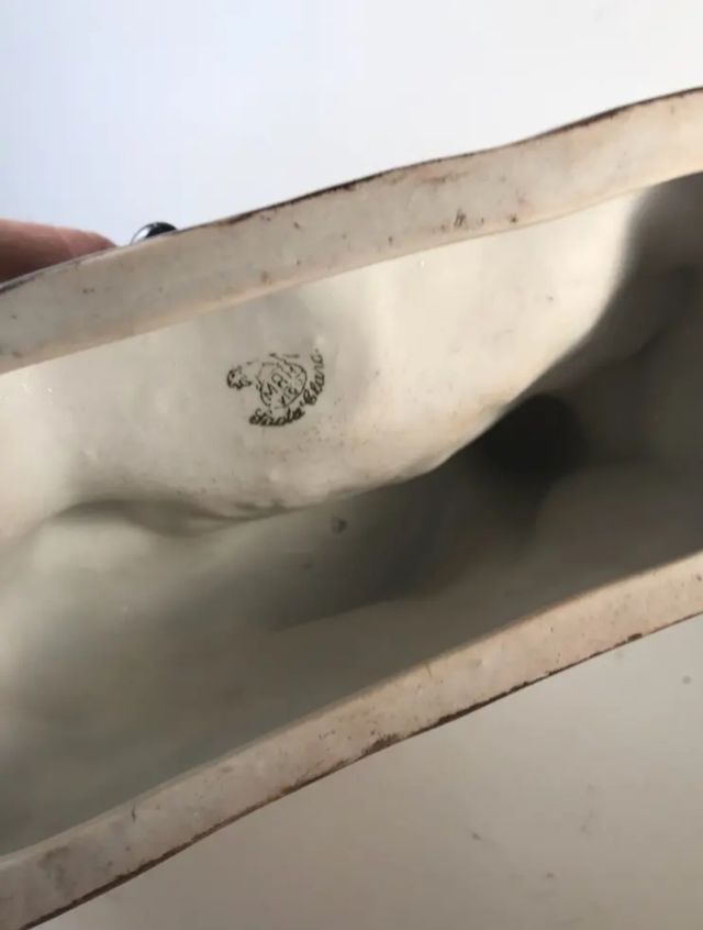 Figura Porcelana- MAH Santa Clara- 22 cm.