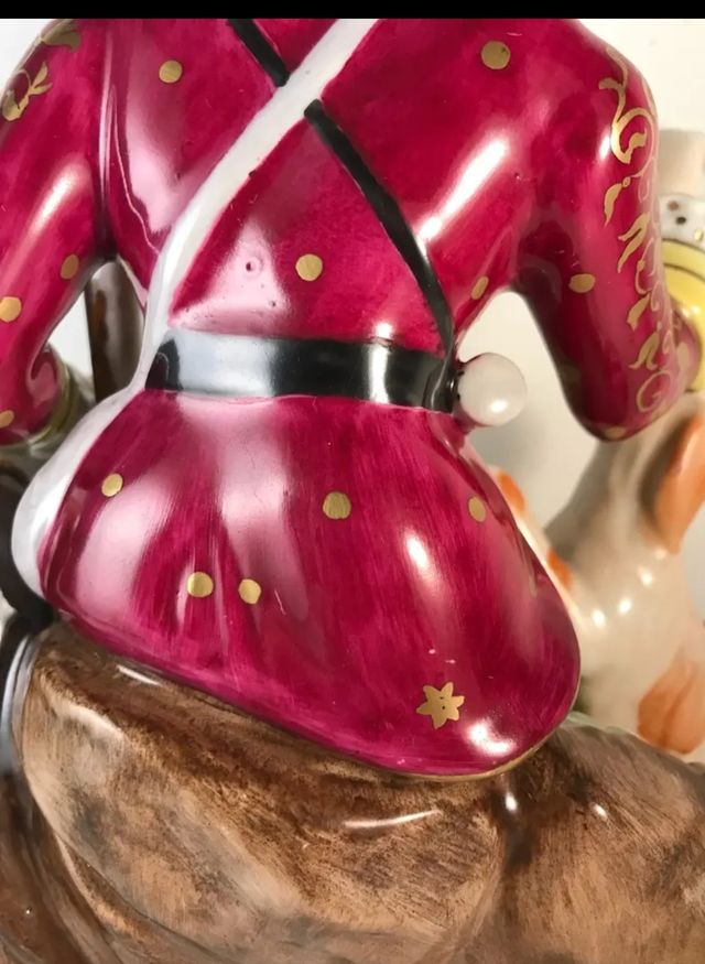 Figura Porcelana- MAH Santa Clara- 22 cm.