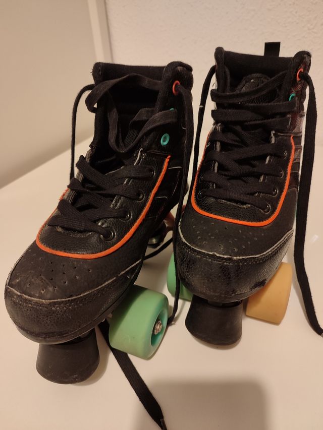 Patines 4 ruedas número 35