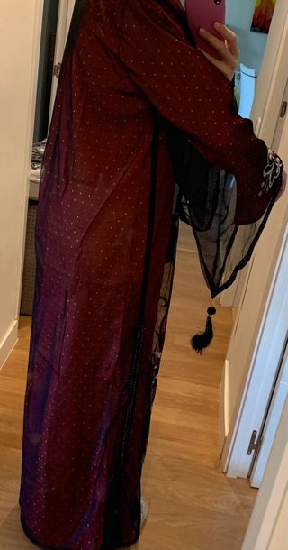 Caftán / Túnica Elegante con Bordados y Transparen