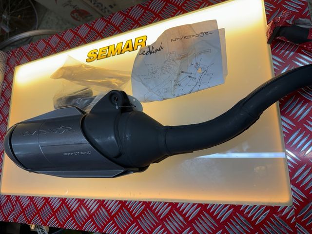 Escape LEOVINCI NAVIGATOR Gilera Runner 50 NUEVO