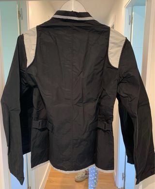 Chaqueta Deportiva Cortavientos Negra y Gris