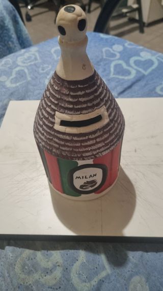 Salvadanaio trullo milan