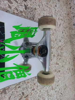 TABLA DE SKATE NUEVA (lo demas de regalo)