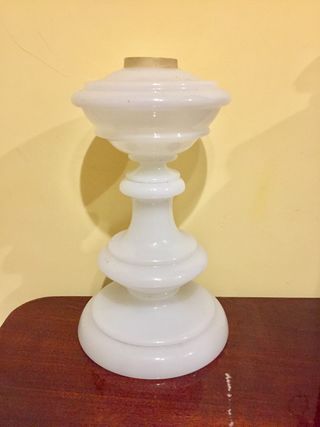 Pie de lampara de mesa (parece alabastro/opalina)