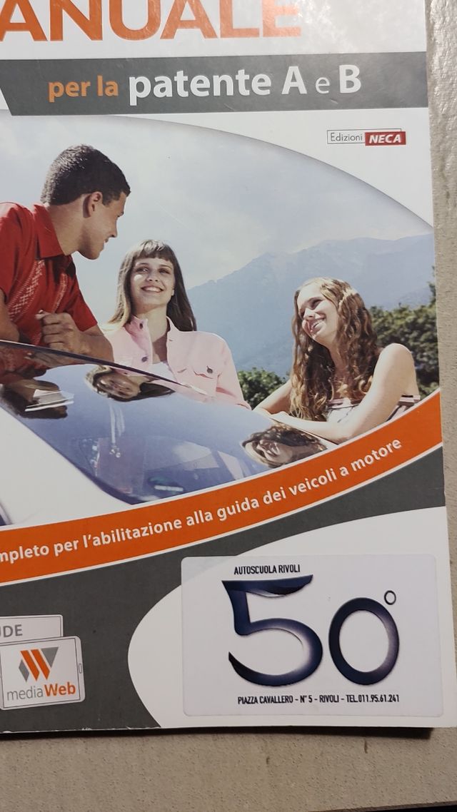 Manuale per la patente A e B