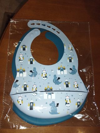 Babero de silicona para bebés