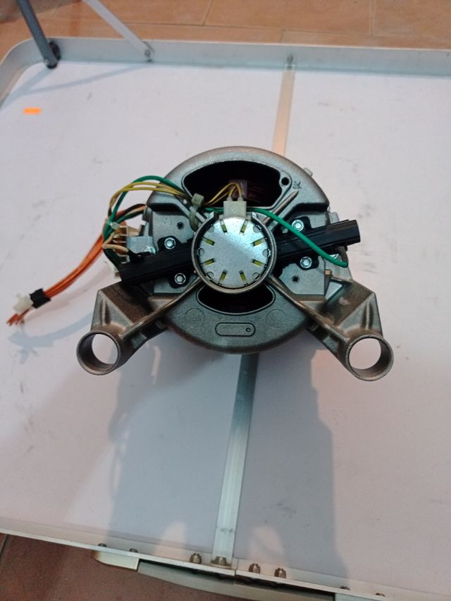 Motor lavadora AEG.