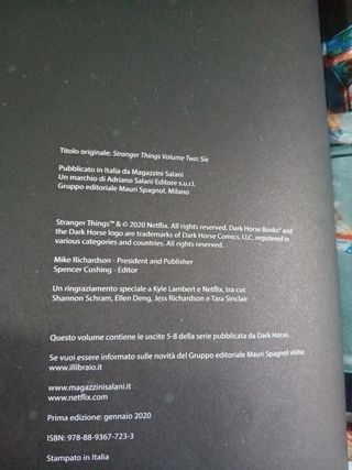 Libro Stranger Things SEI fumetto colori